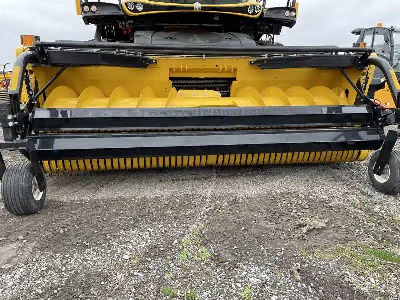 Gallery image 2 for New 2022 New Holland 380 FP Header - Forage