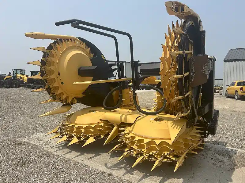 Gallery image 2 for New 2023 New Holland 600BFI Header - Forage
