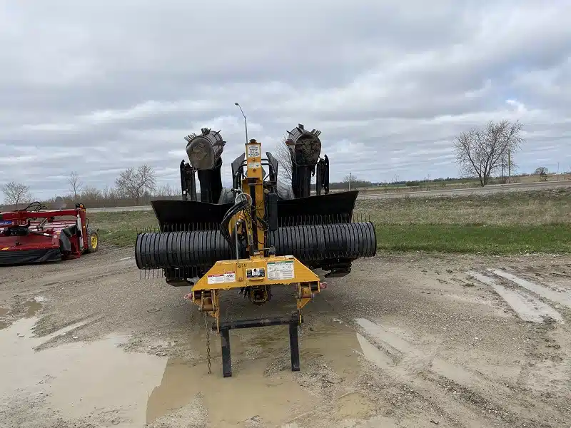 Gallery image 2 for Used 2014 Oxbo 334 Windrow Merger
