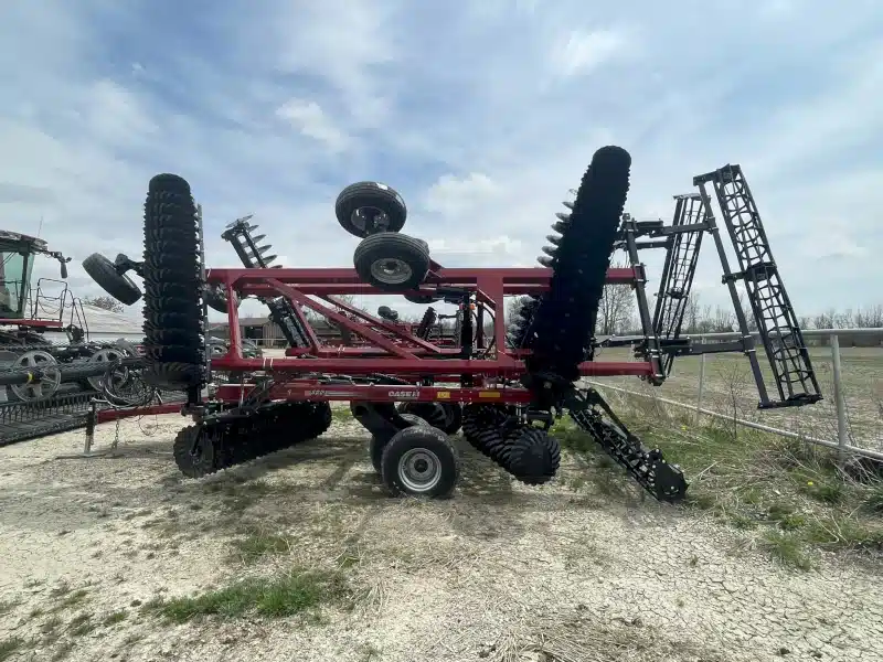 Gallery image 2 for New 2024 Case IH TRUE-TANDEM 335VT Vertical Tillage