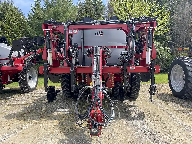 Gallery image 2 for New 2024 Unverferth 2600 Anhydrous Applicator
