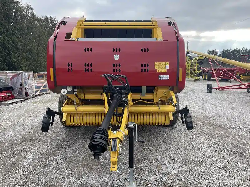Gallery image 2 for New 2024 New Holland ROLL-BELT 560 Round Baler