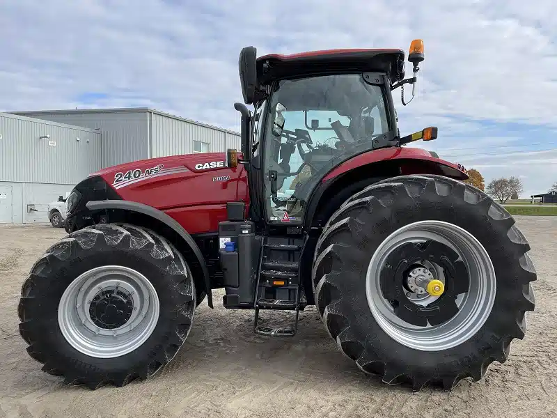 Gallery image 2 for New 2023 Case IH PUMA 240 Tractor