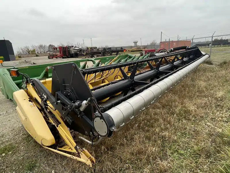 Gallery image 1 for Used 2009 New Holland 74C Header - Flex