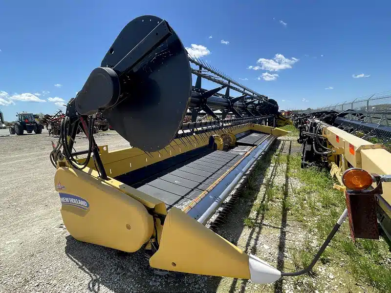 Gallery image 1 for Used 2012 New Holland 880CF Header - Draper