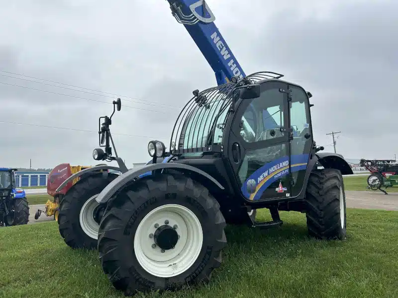 Gallery image 2 for 2025 New Holland TH7.42 ELITE TeleHandler