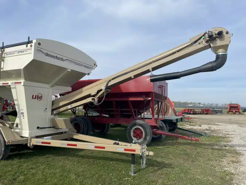 Gallery image 2 for New 2025 Unverferth 3755XL Tender