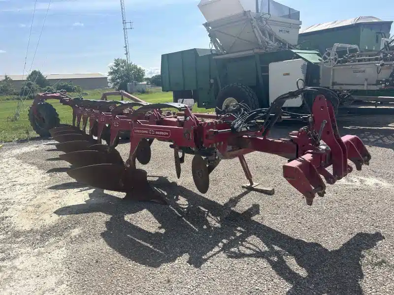Gallery image 2 for Used 2012 Gregoire-Besson PSPWK11.7.83 Plow