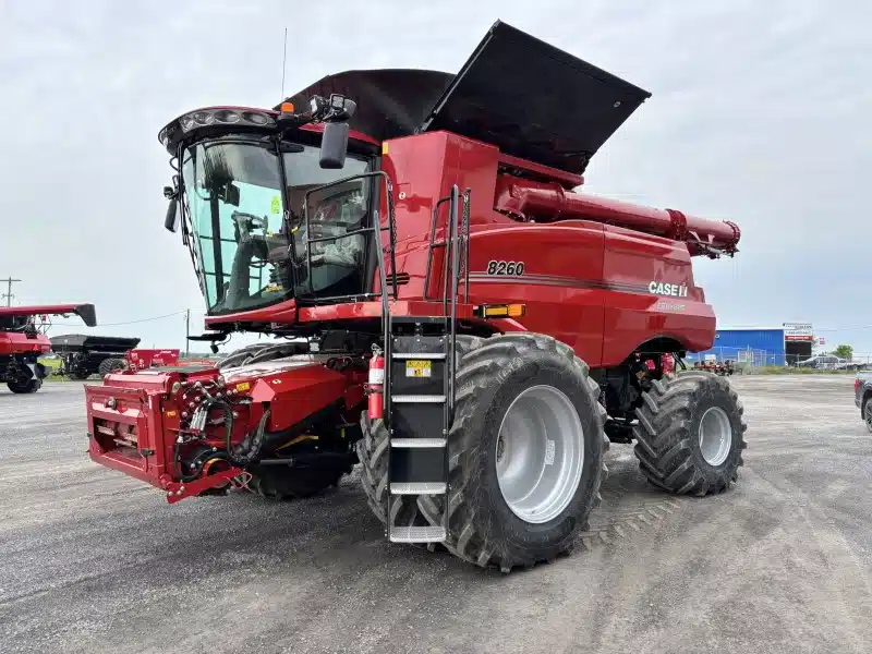 Gallery image 1 for New 2025 Case IH 8260 Combine