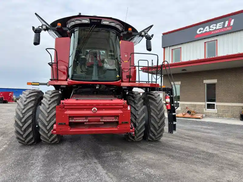 Gallery image 2 for New 2025 Case IH 8260 Combine