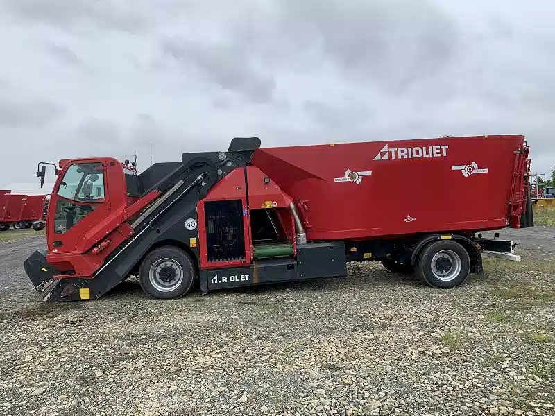 Gallery image 2 for Used 2022 Trioliet TRIOTRAC 2000VL TMR Mixer