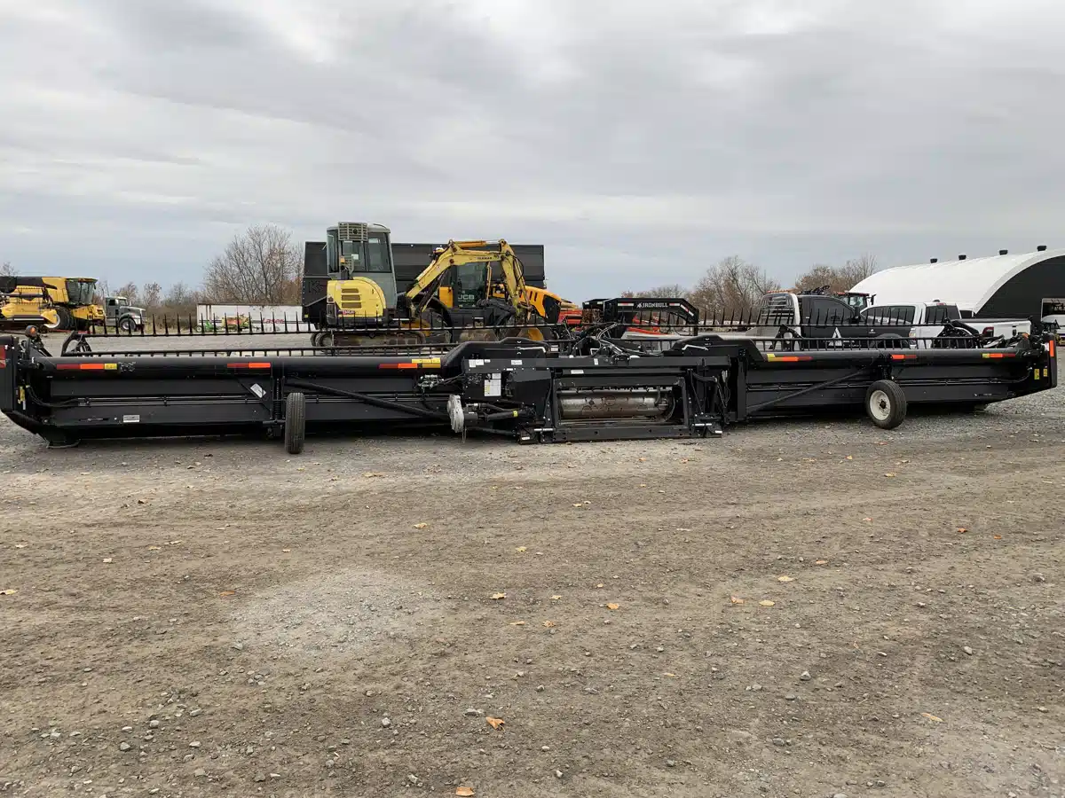 Gallery image 2 for Used 2018 MacDon FD75 Header - Flex Draper