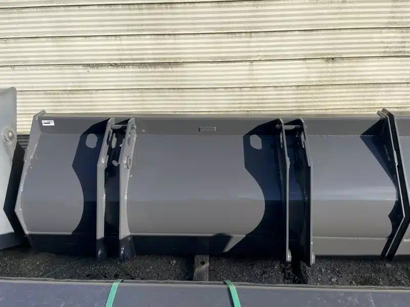 Gallery image 1 for 2024 Case 82" Bucket