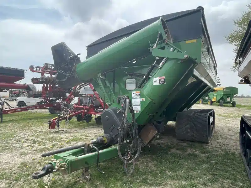 Gallery image 2 for Used 2018 Brent 1596 Grain Cart