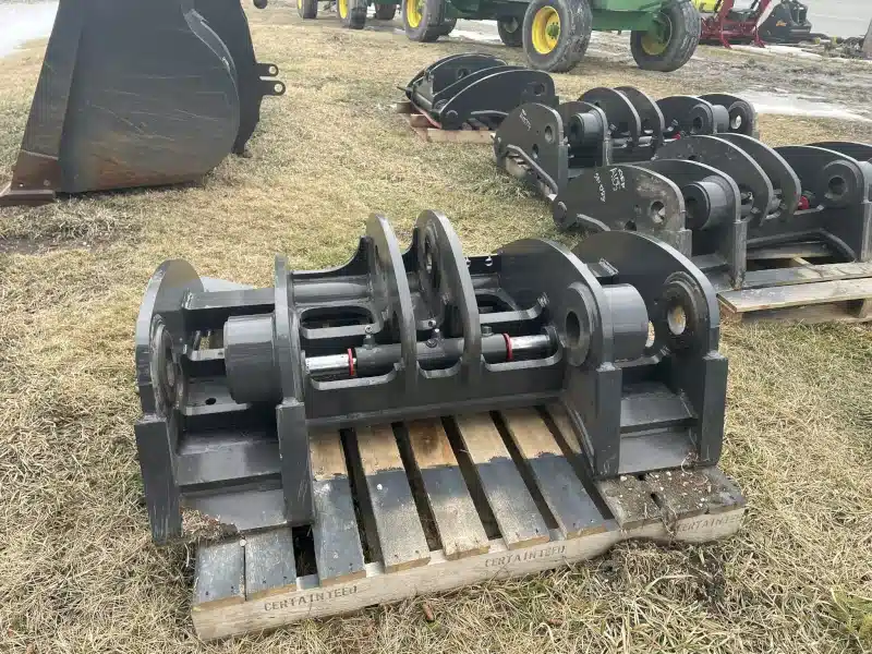 Gallery image 2 for New 2024 Case 821G COUPLER Attachment