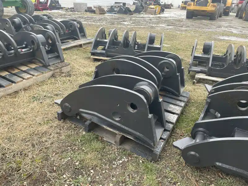Gallery image 2 for New 2024 Case 821G COUPLER Attachment