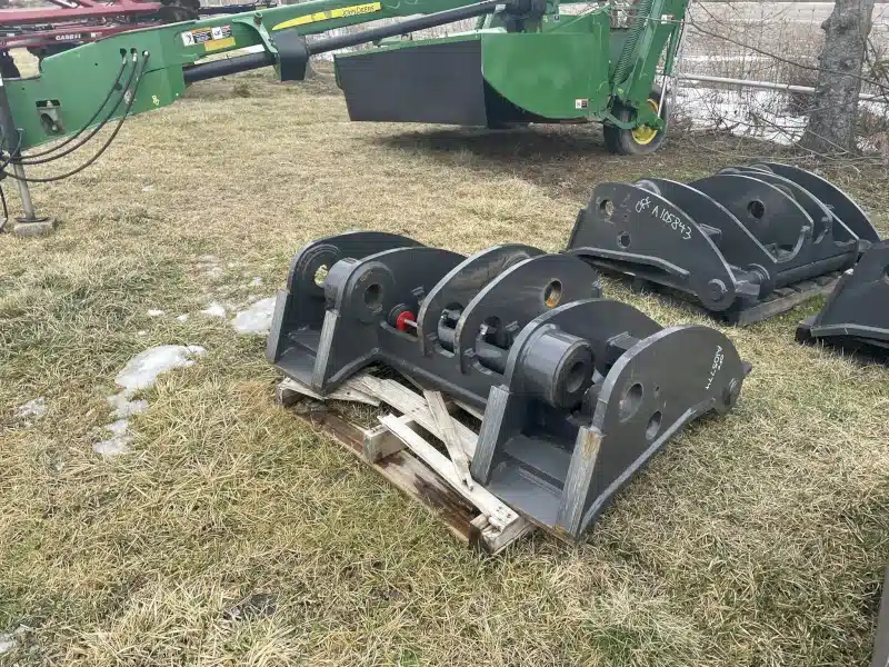 Gallery image 2 for New 2024 Case 821G COUPLER Attachment