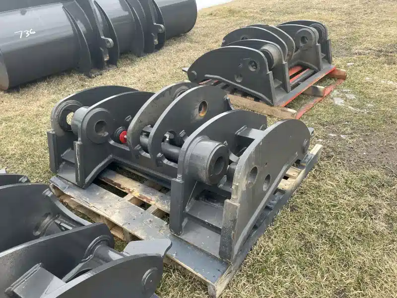 Gallery image 2 for New 2024 Case 821G COUPLER Attachment