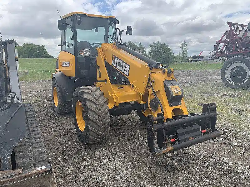 Gallery image 2 for Used 2023 JCB TM220 AGRI TeleHandler