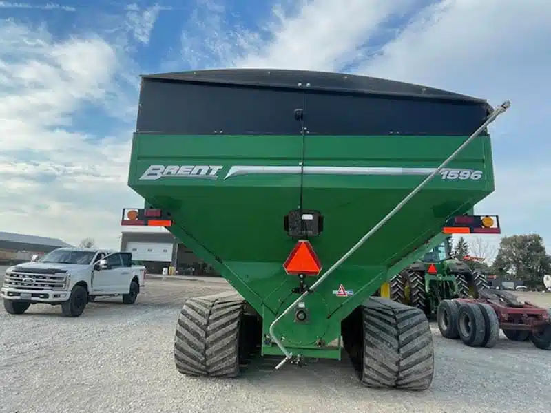 Gallery image 2 for Used 2013 Brent 1596 Grain Cart