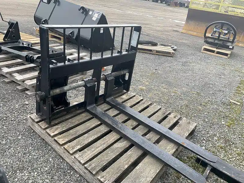 Gallery image 2 for New 2022 JCB 980-89727 Pallet Fork