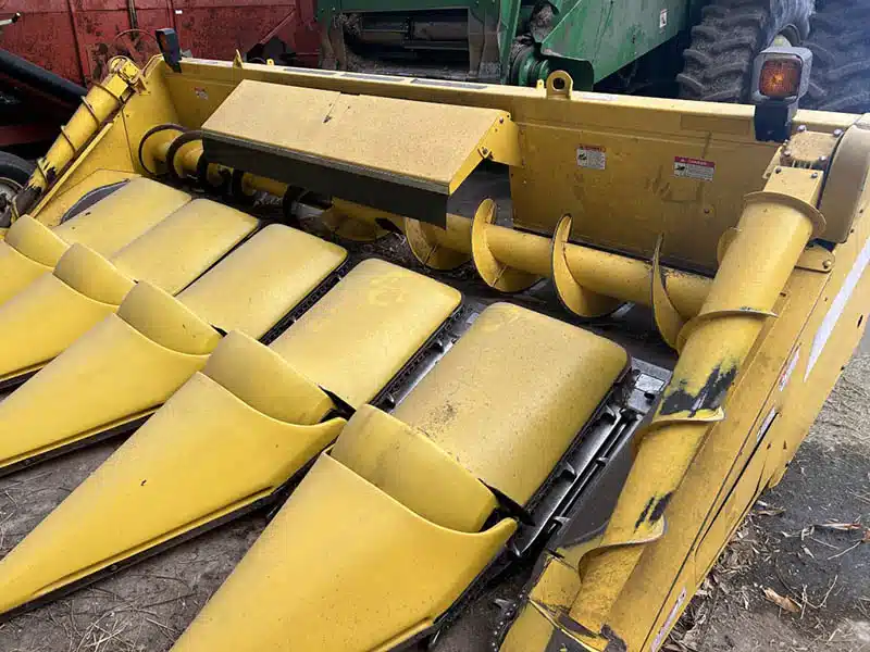 Gallery image 2 for Used 2008 New Holland 99C-6R Header - Row Crop