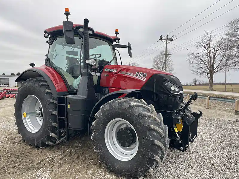 Gallery image 2 for New 2024 Case IH PUMA 220 Tractor