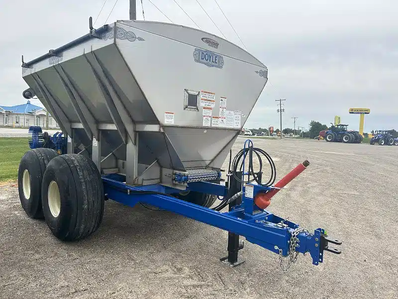 Gallery image 2 for New 2025 Doyle 8-TON COMBO Spreader - Fertilizer