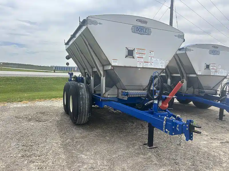 Gallery image 2 for New 2025 Doyle 8-TON COMBO Spreader - Fertilizer