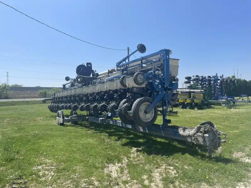 Gallery image 1 for Used 2014 Kinze 3600-16R Planter