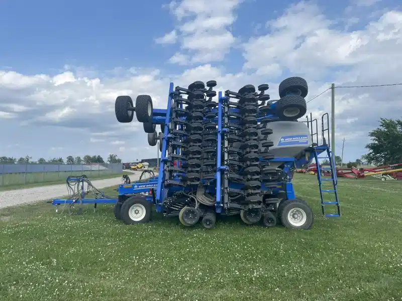 Gallery image 2 for 2024 New Holland P2185 40FT 7 Air Drill