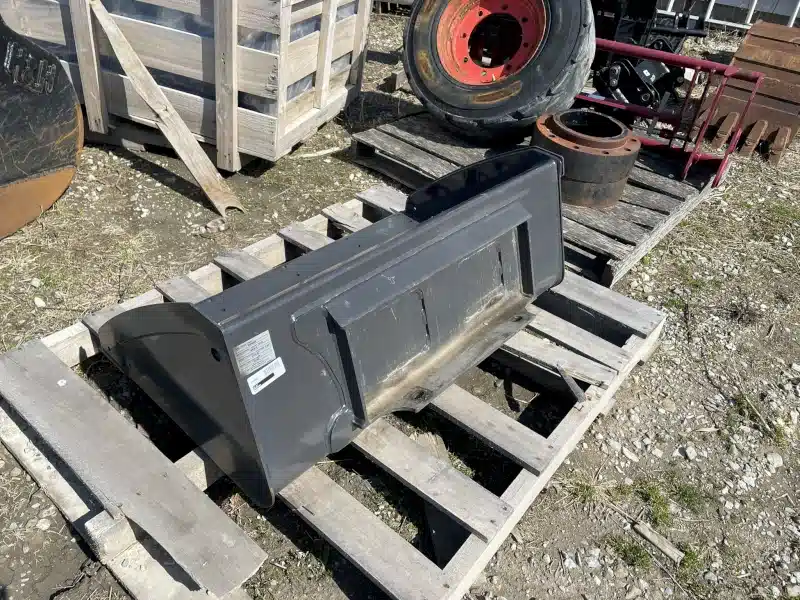 Gallery image 2 for New 2025 Case 42" BUCKET Bucket