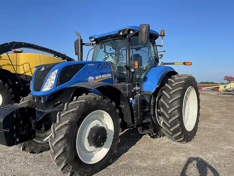 Gallery image 2 for Used 2020 New Holland T7.230 Tractor