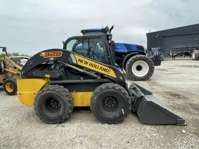 Gallery image 2 for New 2025 New Holland L328 Skid Steer