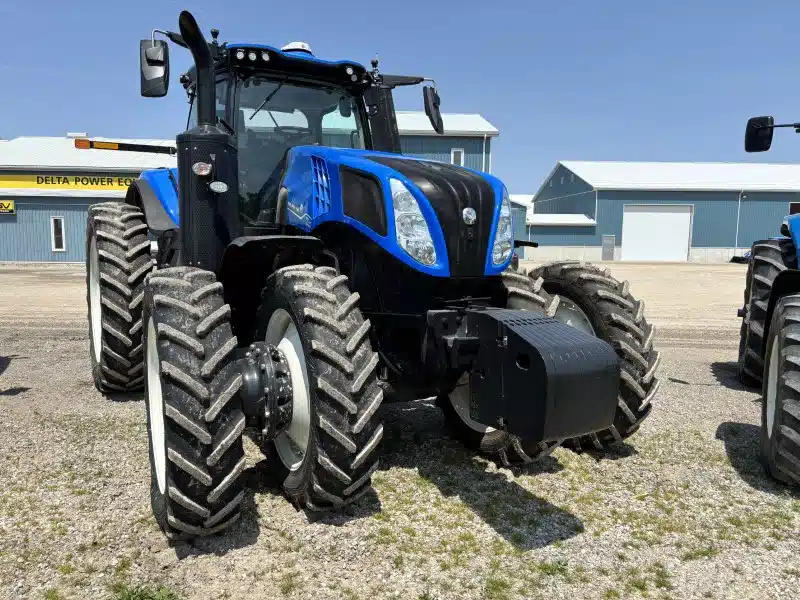 Gallery image 1 for 2025 New Holland T8.325 Tractor