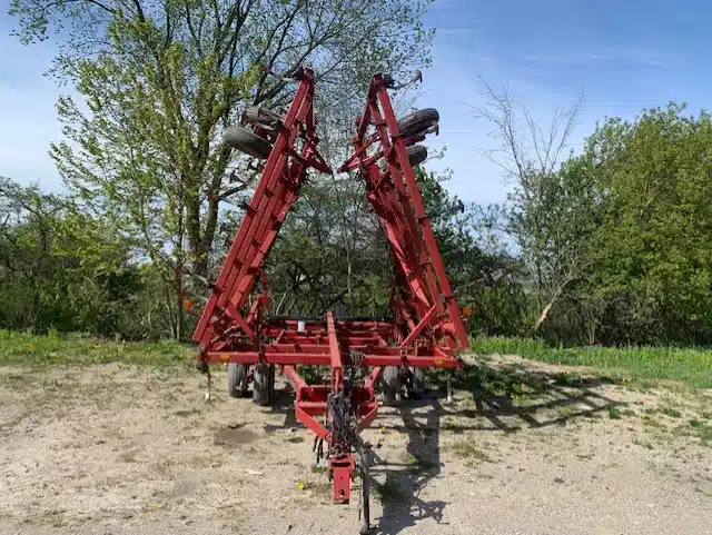 Gallery image 2 for Used 1998 Case IH 4300 Cultivator