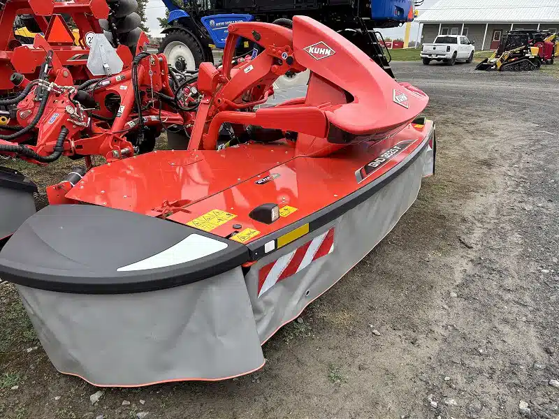 Gallery image 1 for New 2025 Kuhn GMD3525 F Disc Mower