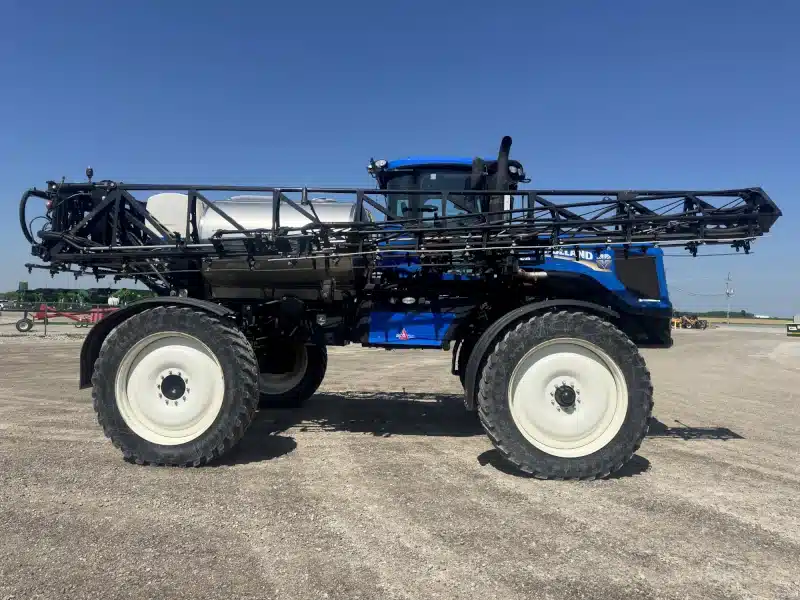 Gallery image 2 for Used 2014 New Holland SP.275R Sprayer - Self Propelled