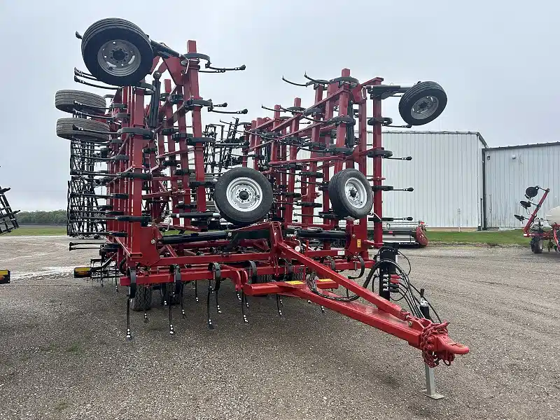 Gallery image 2 for New 2025 Case IH VIBRA-TINE 265 Cultivator
