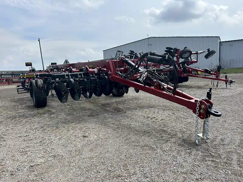 Gallery image 2 for New 2025 Case IH ECOLO-TIGER 875 Disc Ripper