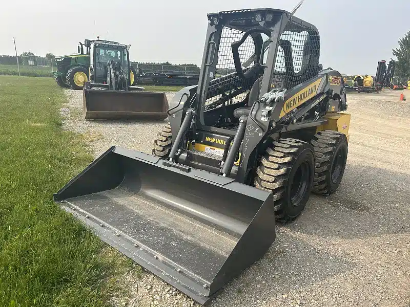Gallery image 1 for New 2025 New Holland L320 RG-NA Skid Steer