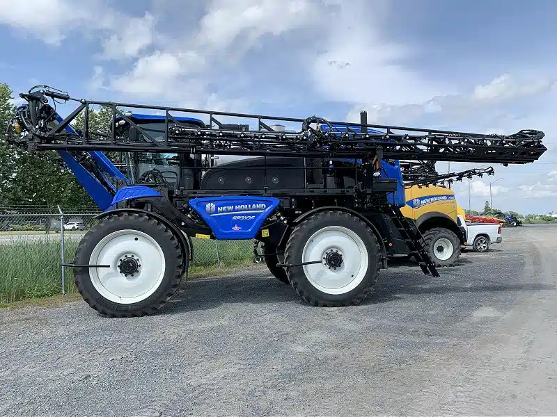 Gallery image 2 for New 2025 New Holland SP.310F Sprayer - Self Propelled