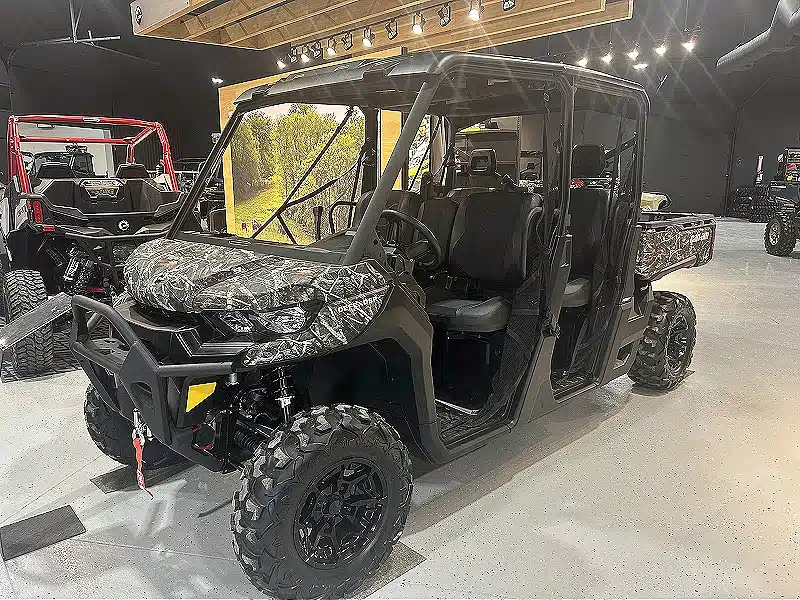 Gallery image 1 for New 2025 Can-Am 8SSG Utility Vehicle