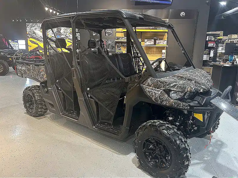Gallery image 2 for New 2025 Can-Am 8SSG Utility Vehicle