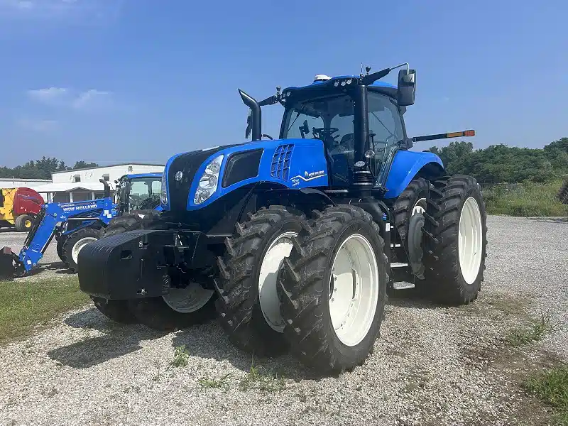 Gallery image 1 for 2025 New Holland T8.325 Tractor