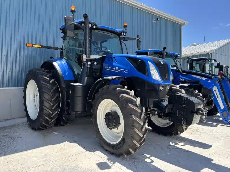 Gallery image 2 for 2025 New Holland T7.230 Tractor