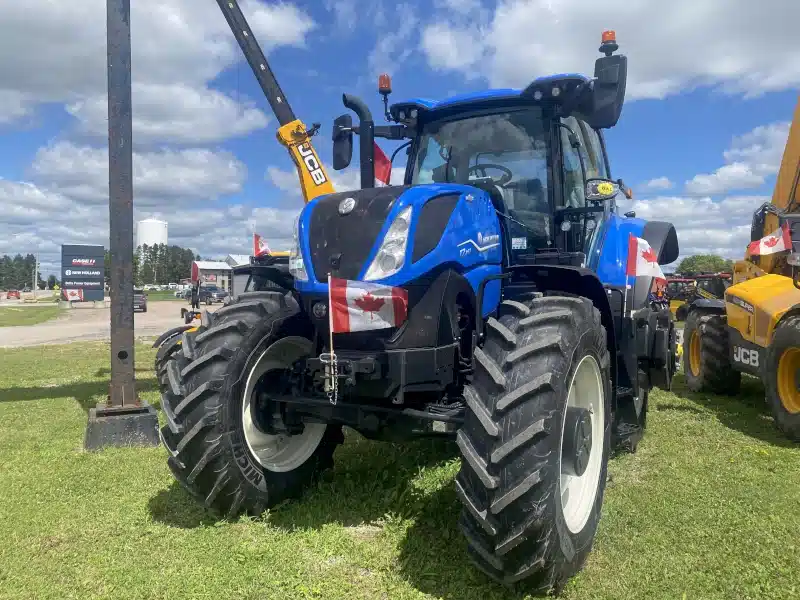 Gallery image 1 for 2025 New Holland T7.260 Tractor