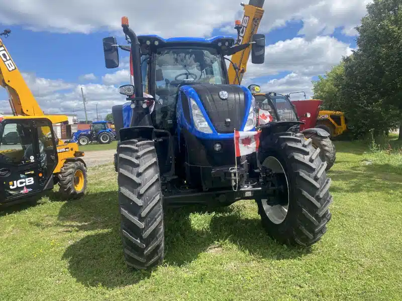 Gallery image 2 for 2025 New Holland T7.260 Tractor