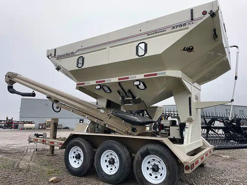 Gallery image 1 for New 2025 Unverferth 3755XL Tender