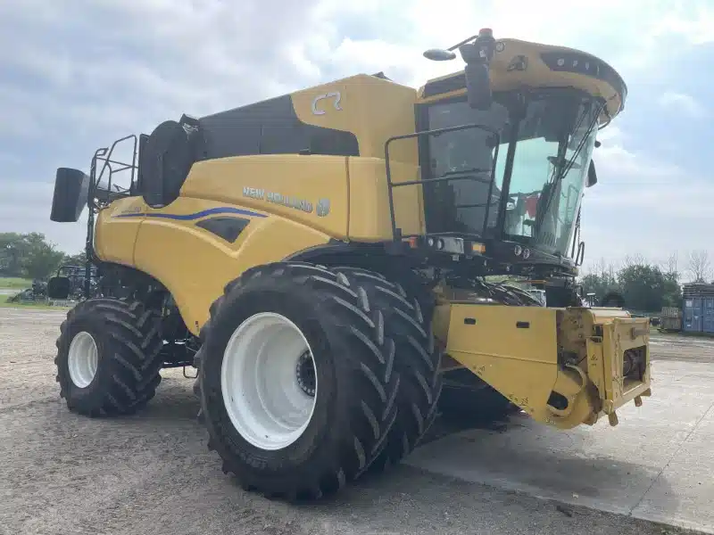 Gallery image 1 for New 2025 New Holland CR8.90_OPTI Combine
